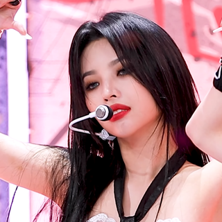 NOBODY Jeon Soyeon wallpaper