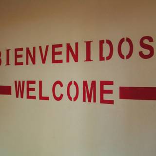 English or Spanish wallpaper