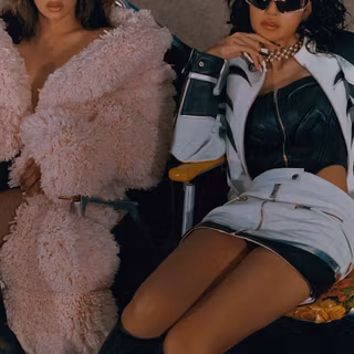 LISA New Woman wallpaper