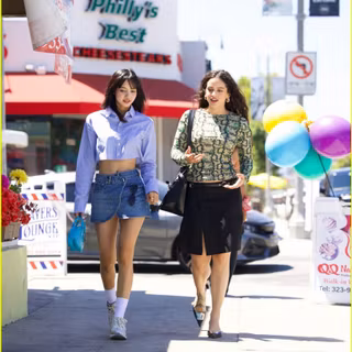 LISA New Woman wallpaper