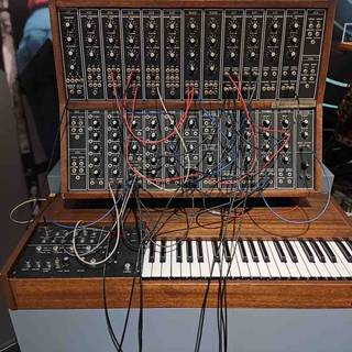 Synthesiser wallpaper