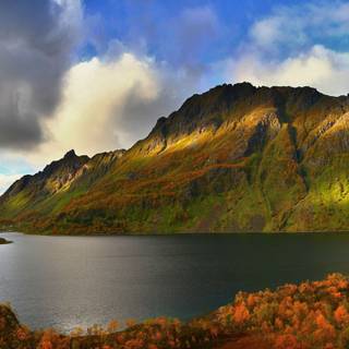 Autumn lake mountain wallpaper
