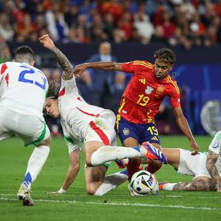 Lamine Yamal 2024 wallpaper