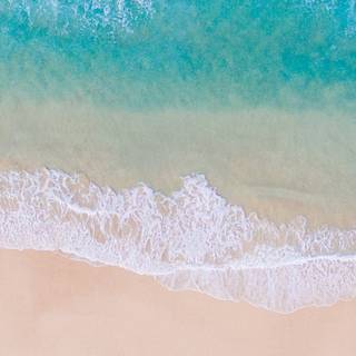 Beach iPhone 13 wallpaper