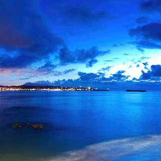 Beach iPhone 13 wallpaper