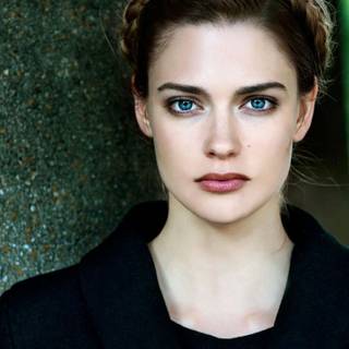 Laura Berlin wallpaper