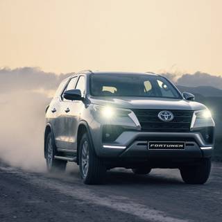 Toyota Fortuner 4k wallpaper