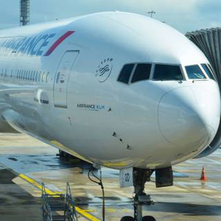 Boeing 777 iPhone wallpaper