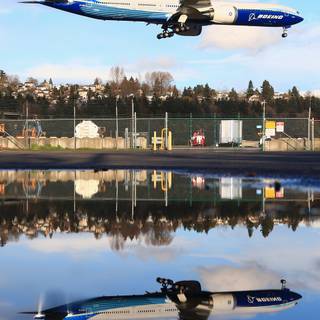 Boeing 777 iPhone wallpaper