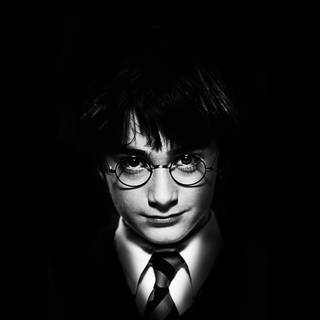 Harry Potter iPhone 13 wallpaper
