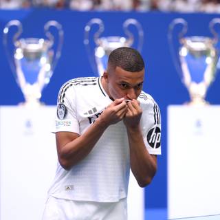 Mbappe 2024 Real Madrid wallpaper