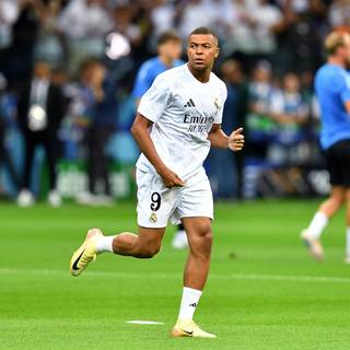 Mbappe 2024 Real Madrid wallpaper