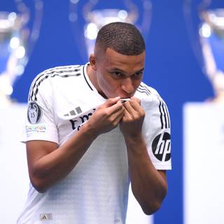 Mbappe 2024 Real Madrid wallpaper