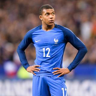 iPhone Mbappe wallpaper