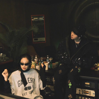 Jennie Spot! wallpaper