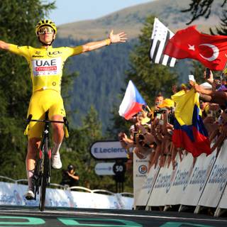 2024 Tour de France wallpaper