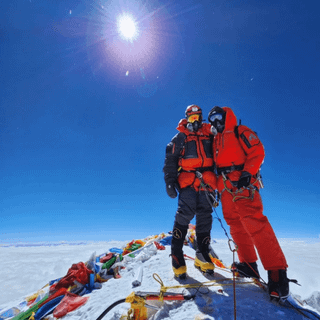 Everest 2024 wallpaper