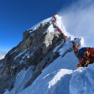 Everest 2024 wallpaper