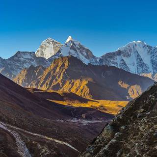 Everest 2024 wallpaper