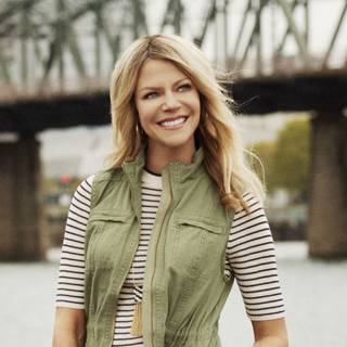 Kaitlin Olson wallpaper