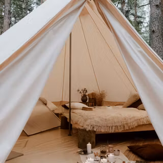Glamping wallpaper