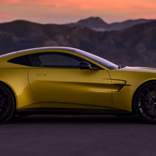 Aston Martin desktop wallpaper