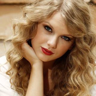 Taylor Swift Style desktop wallpaper