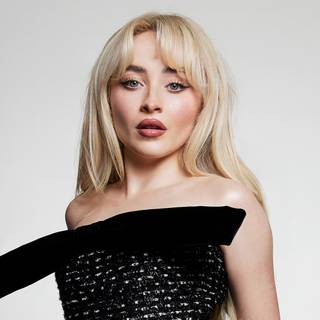 Sabrinna Carpenter desktop wallpaper