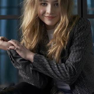 Sabrina Carpenter phone wallpaper