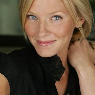Kelli Giddish wallpaper