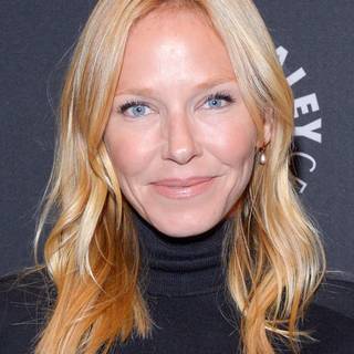 Kelli Giddish wallpaper