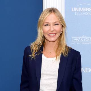 Kelli Giddish wallpaper