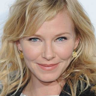 Kelli Giddish wallpaper