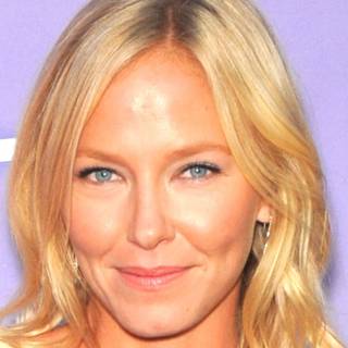 Kelli Giddish wallpaper