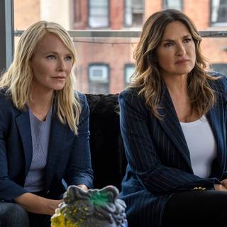 Kelli Giddish wallpaper