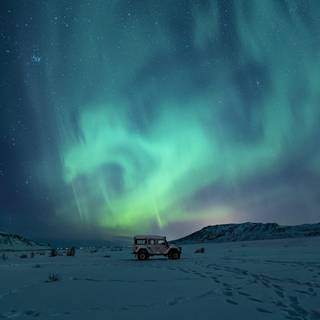 Car winter lights wallpaper