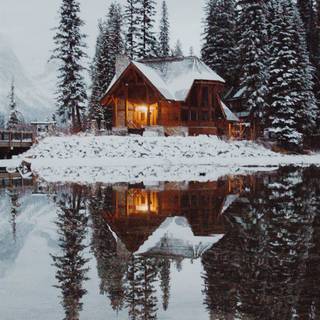 Winter cabin iPhone wallpaper