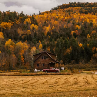 Autumn cabin desktop wallpaper