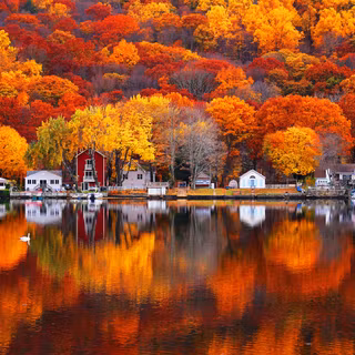 Autumn cabin desktop wallpaper