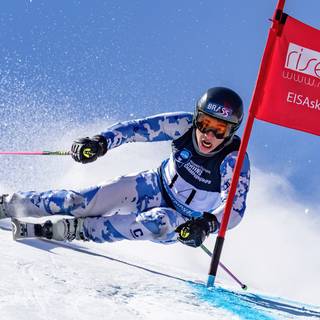 Ski racing wallpaper