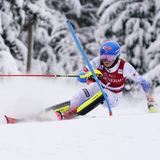Ski racing wallpaper