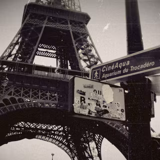 Eiffel Tower vintage wallpaper