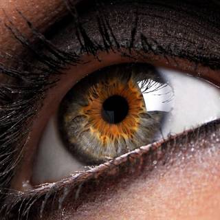 Girl eyes look up wallpaper