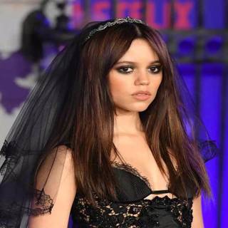 Jenna Ortega PC wallpaper