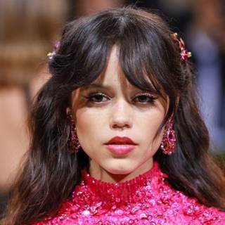 Jenna Ortega PC wallpaper