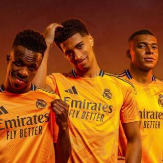 Real Madrid 2024-25 wallpaper