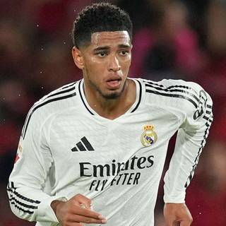 Real Madrid 2024-25 wallpaper