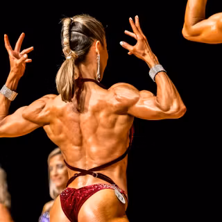 Woman bodybuilder desktop wallpaper