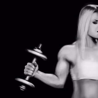 Woman bodybuilder desktop wallpaper