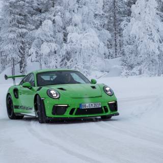 Porsche 911 winter wallpaper